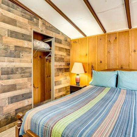 Peaceful Warne Cabin Fenced Yard And Screened Porch Brasstown Exteriér fotografie