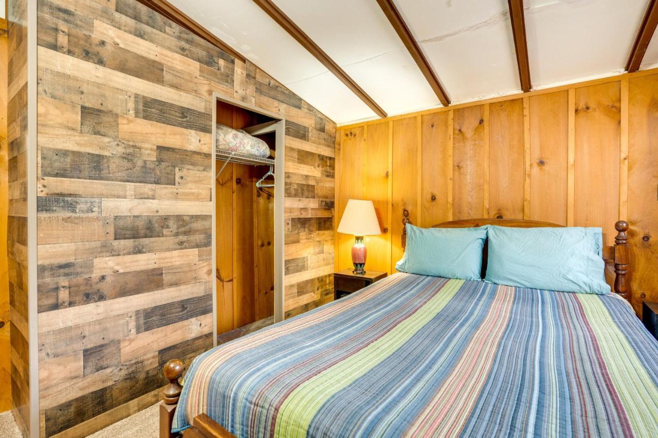 Peaceful Warne Cabin Fenced Yard And Screened Porch Brasstown Exteriér fotografie