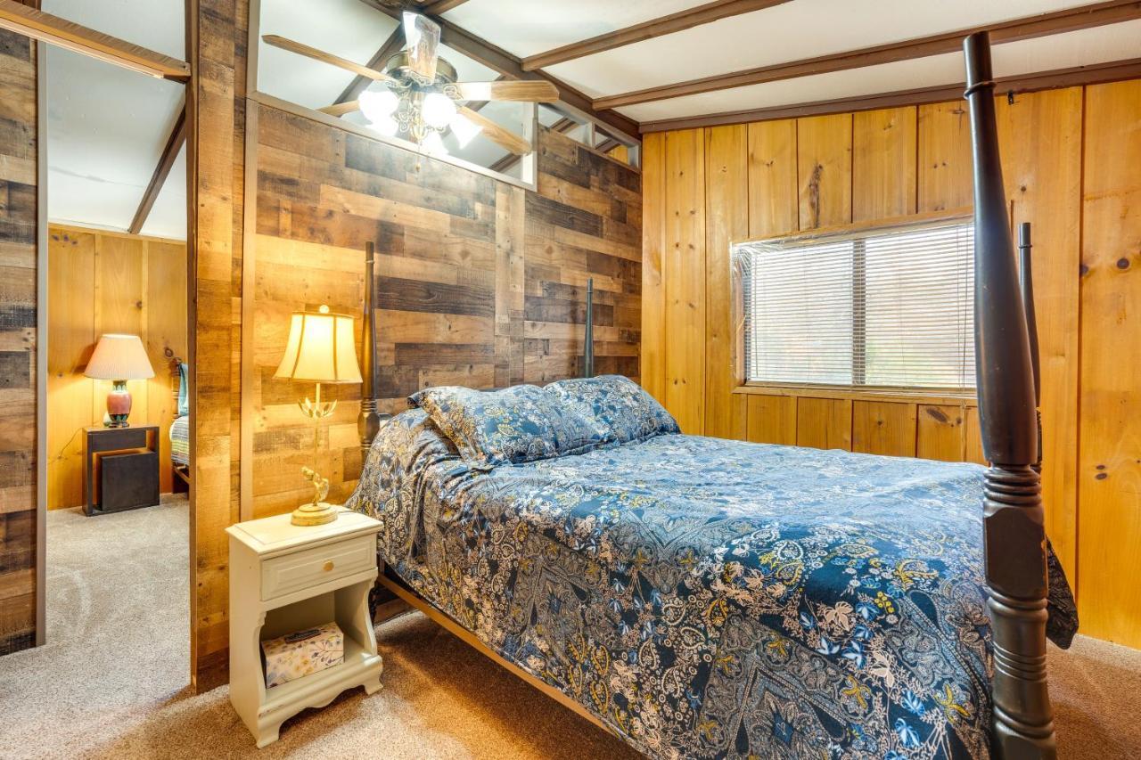 Peaceful Warne Cabin Fenced Yard And Screened Porch Brasstown Exteriér fotografie