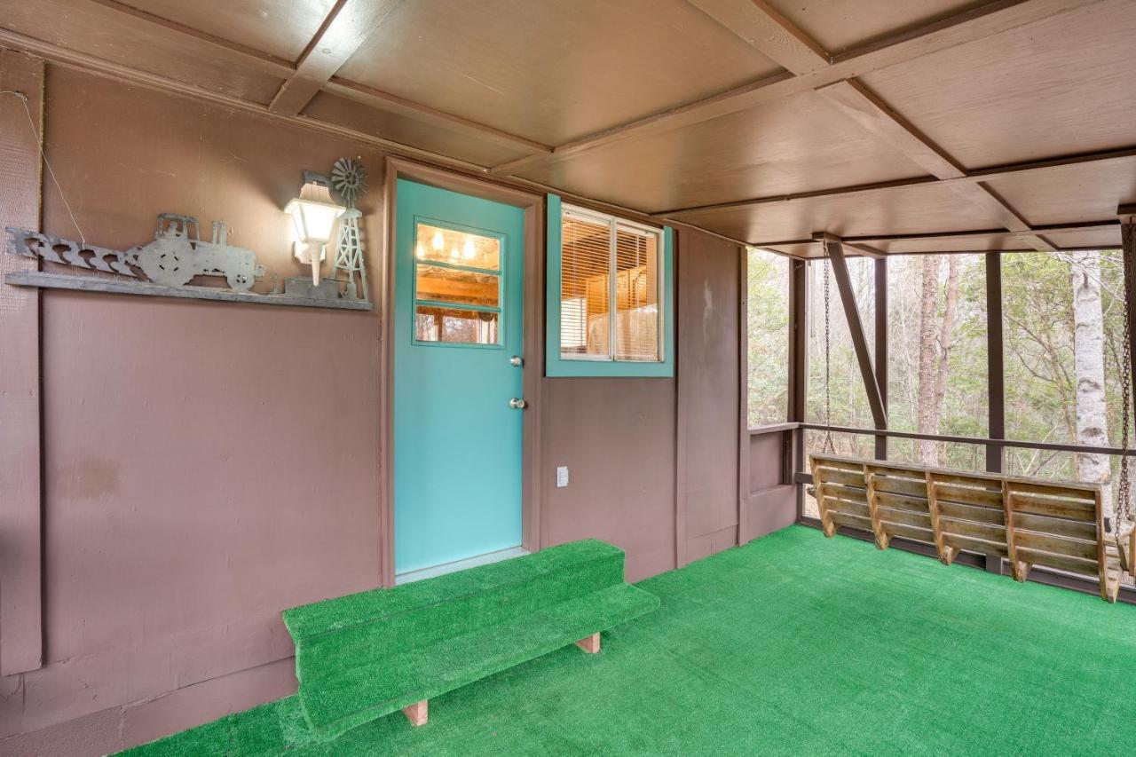 Peaceful Warne Cabin Fenced Yard And Screened Porch Brasstown Exteriér fotografie