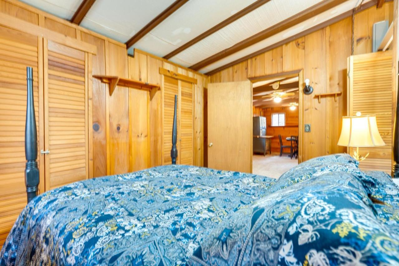 Peaceful Warne Cabin Fenced Yard And Screened Porch Brasstown Exteriér fotografie